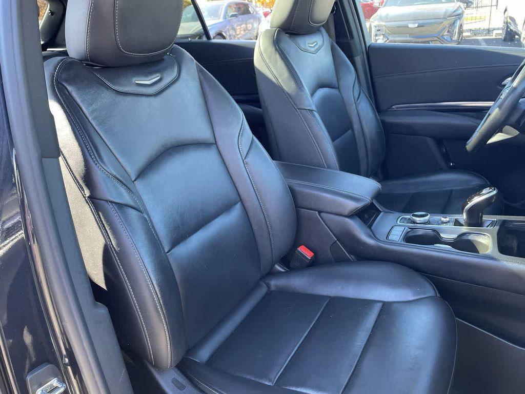 used 2022 Cadillac XT4 car, priced at $24,576