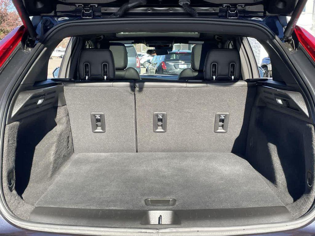 used 2022 Cadillac XT4 car, priced at $24,576