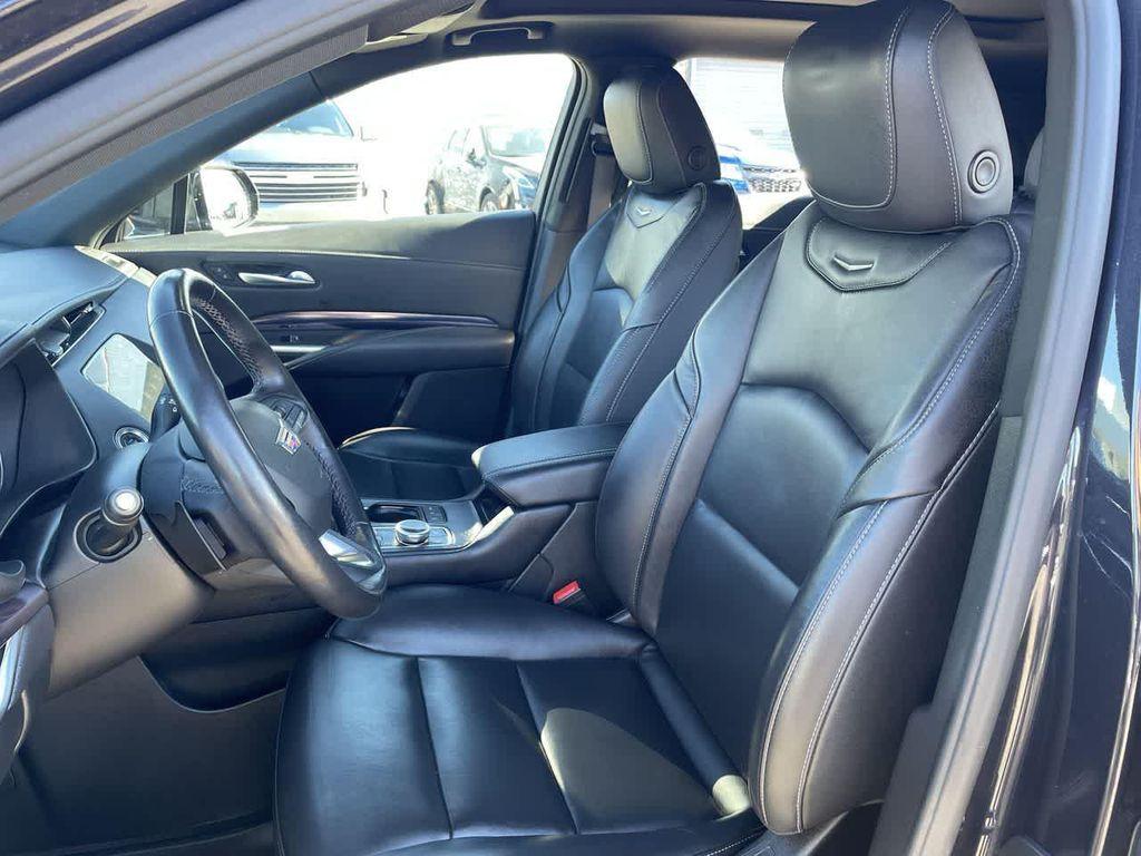 used 2022 Cadillac XT4 car, priced at $24,576