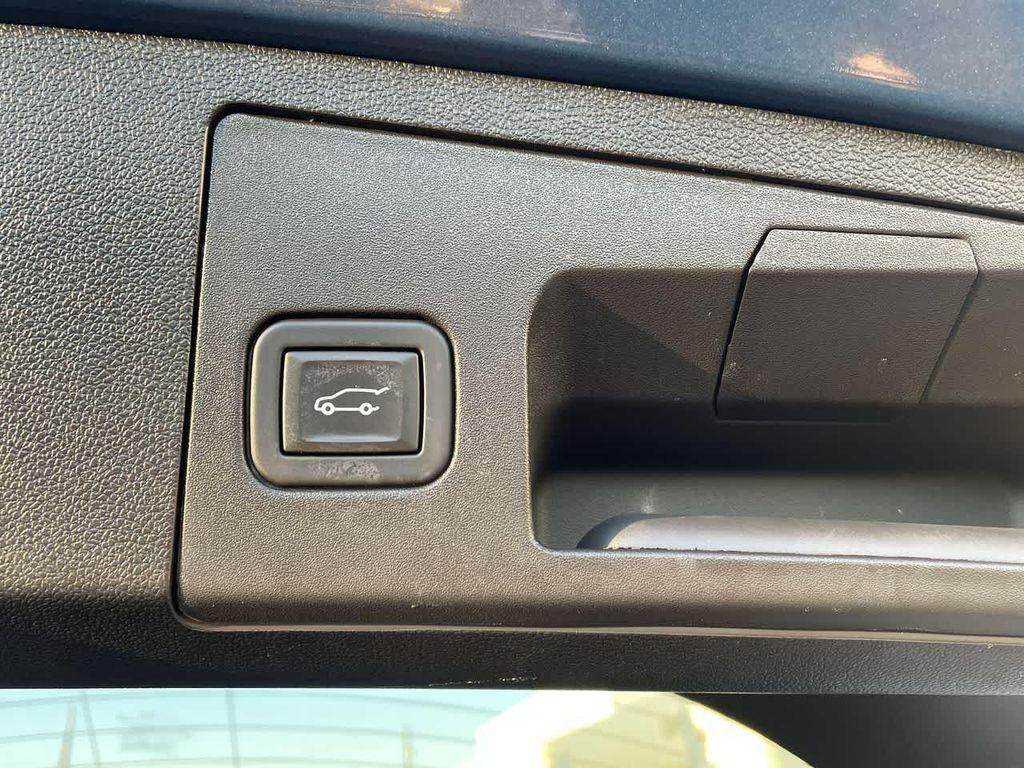 used 2024 Cadillac XT4 car, priced at $35,887