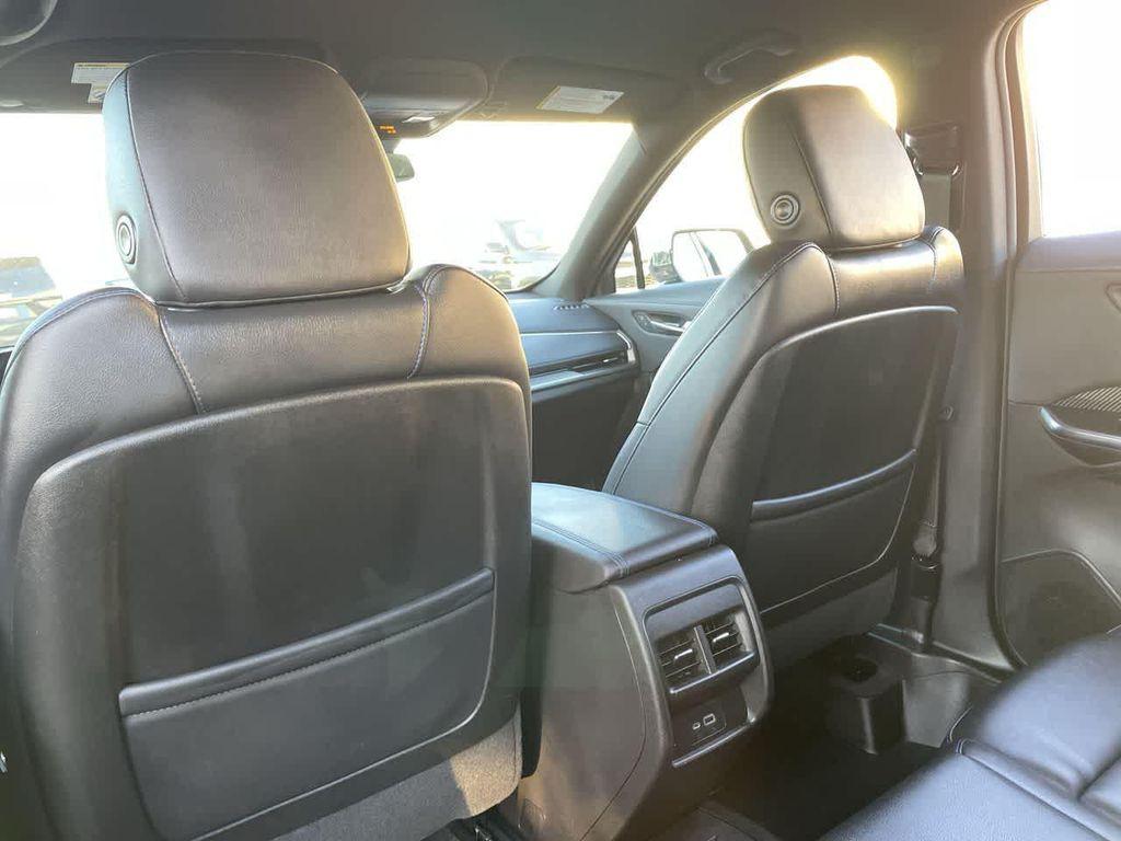 used 2024 Cadillac XT4 car, priced at $35,887