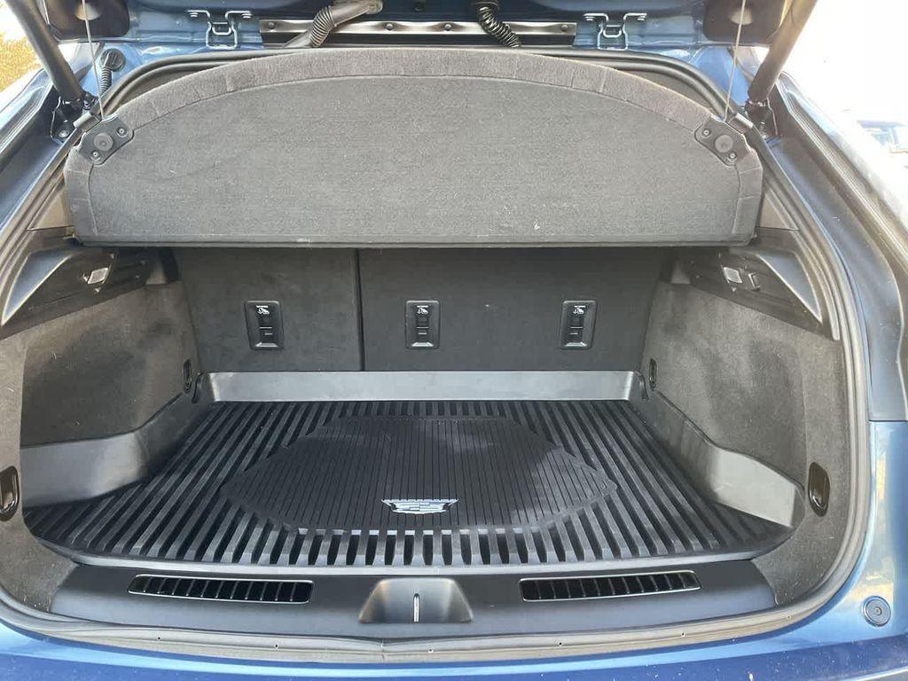 used 2024 Cadillac XT4 car, priced at $35,887