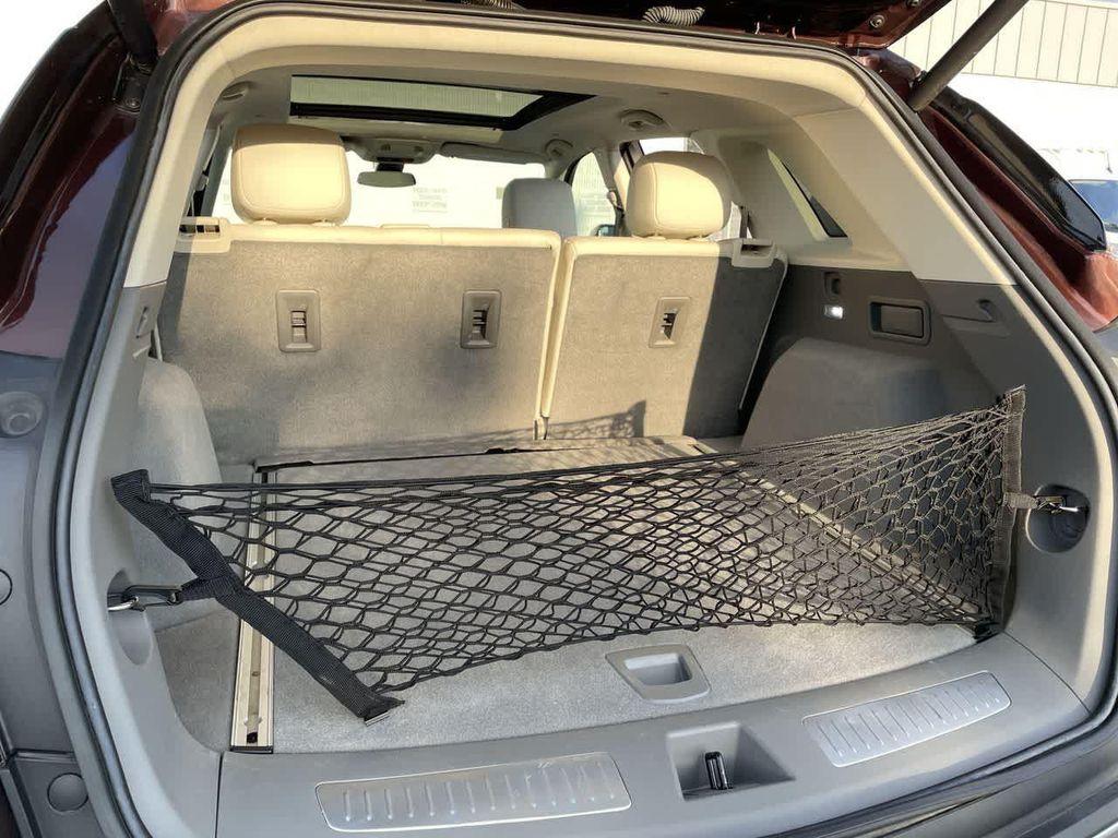 used 2022 Cadillac XT5 car, priced at $29,887