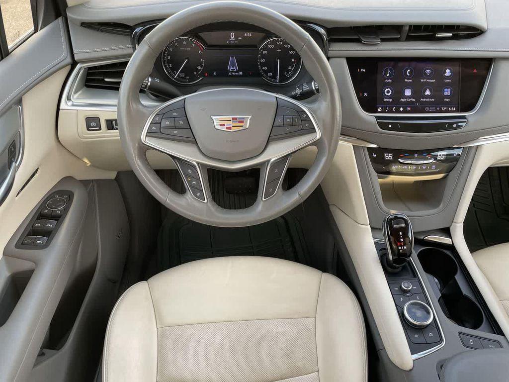used 2022 Cadillac XT5 car, priced at $29,887