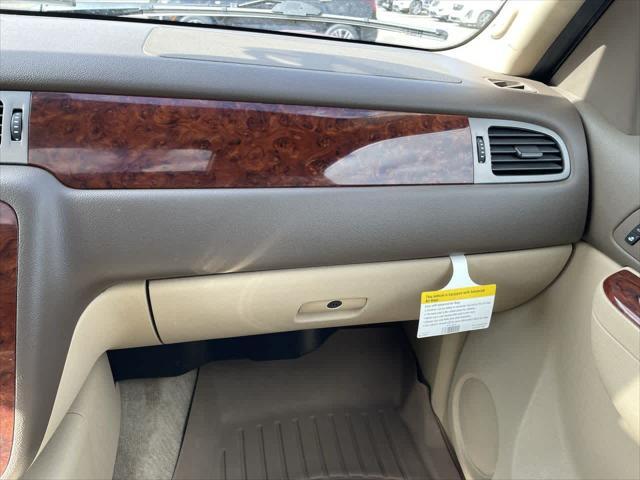 used 2014 Chevrolet Suburban car, priced at $18,187