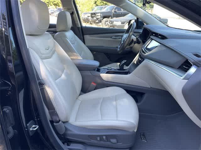 used 2022 Cadillac XT5 car, priced at $30,887