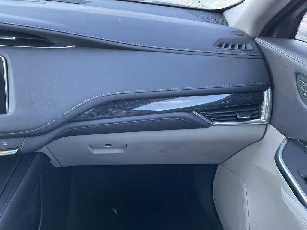 used 2023 Cadillac XT4 car, priced at $26,772