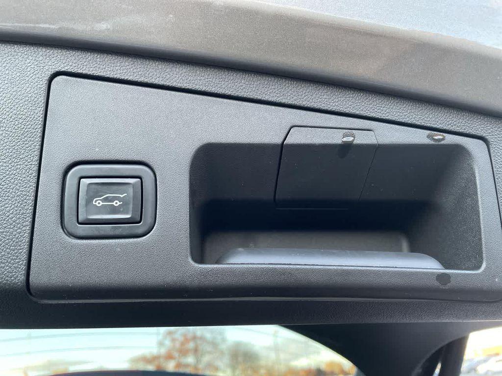 used 2023 Cadillac XT4 car, priced at $26,772