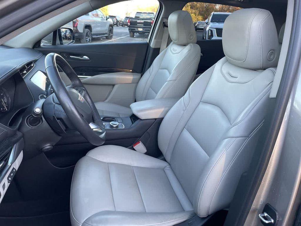 used 2023 Cadillac XT4 car, priced at $26,772