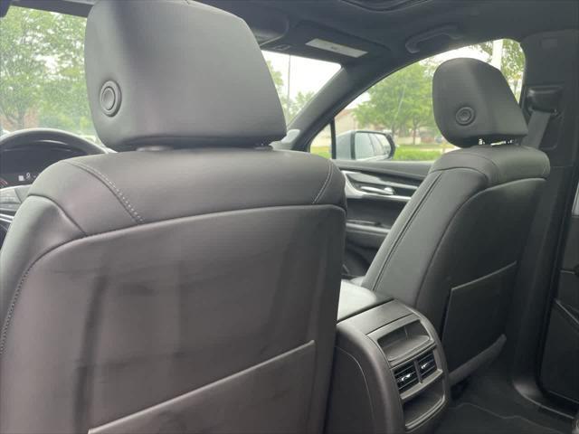 used 2023 Cadillac XT5 car, priced at $35,387