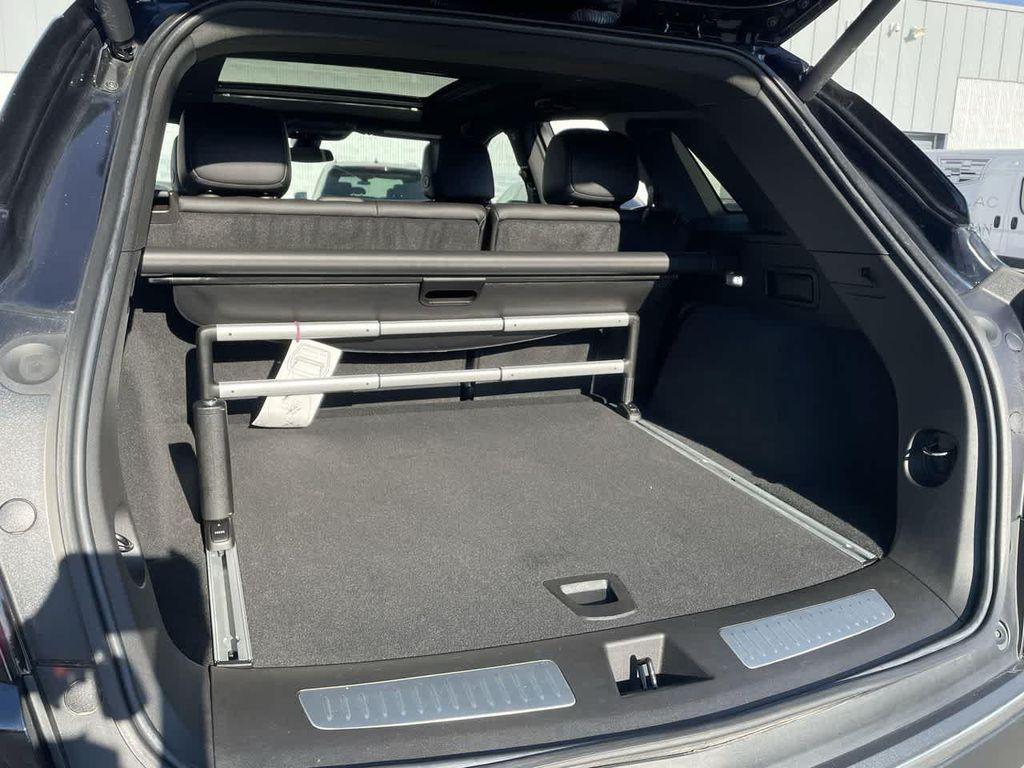 used 2022 Cadillac XT5 car, priced at $30,987