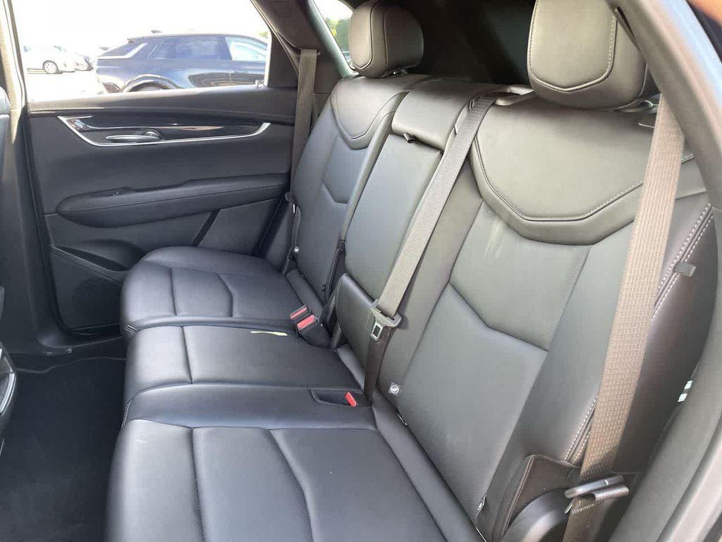 used 2022 Cadillac XT5 car, priced at $30,987