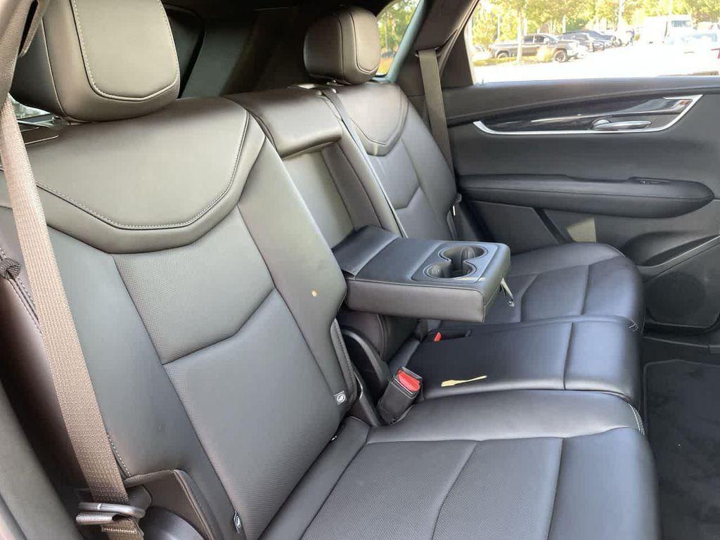 used 2022 Cadillac XT5 car, priced at $30,987