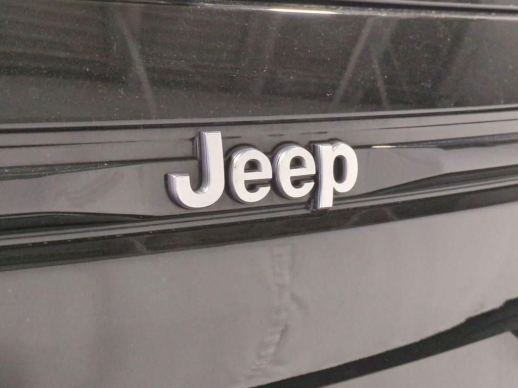 used 2022 Jeep Grand Cherokee car, priced at $37,987
