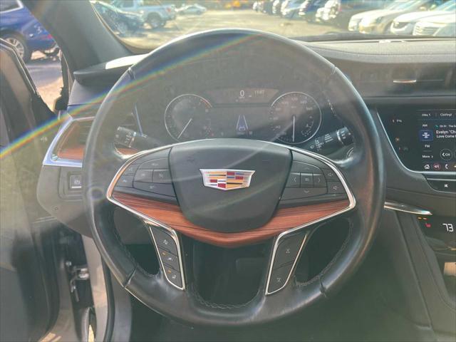 used 2022 Cadillac XT5 car, priced at $35,987