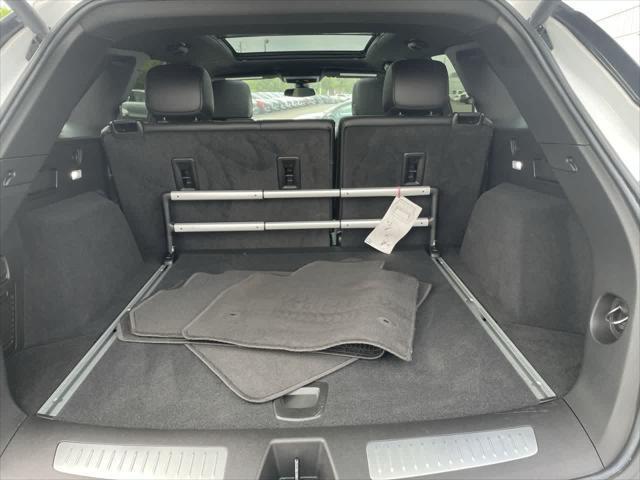 used 2022 Cadillac XT5 car, priced at $29,187