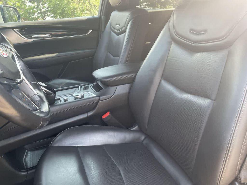 used 2023 Cadillac XT5 car, priced at $29,487