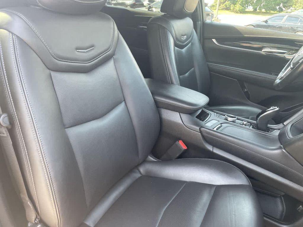 used 2023 Cadillac XT5 car, priced at $29,487