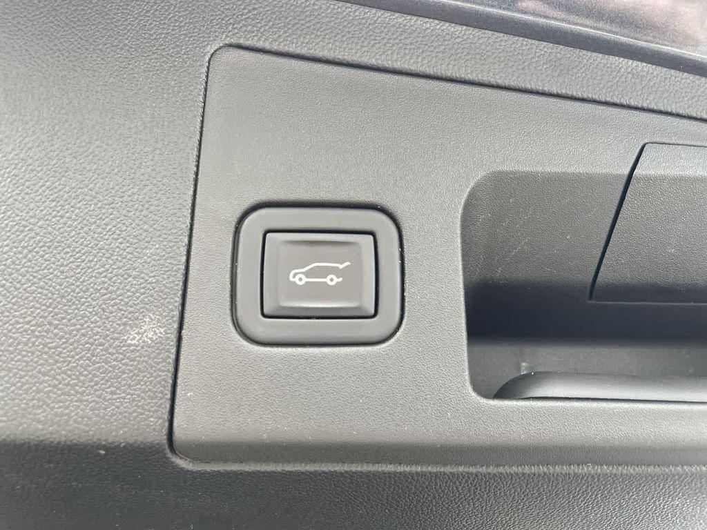 used 2023 Cadillac XT5 car, priced at $27,887