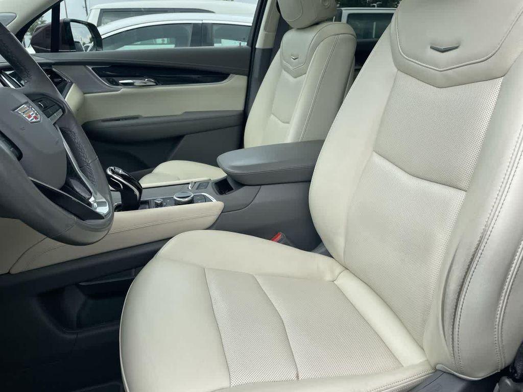 used 2022 Cadillac XT6 car, priced at $25,187
