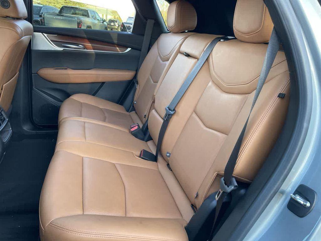 used 2023 Cadillac XT5 car, priced at $30,587