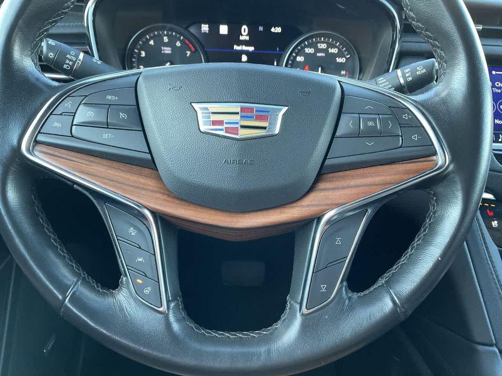 used 2023 Cadillac XT5 car, priced at $30,587
