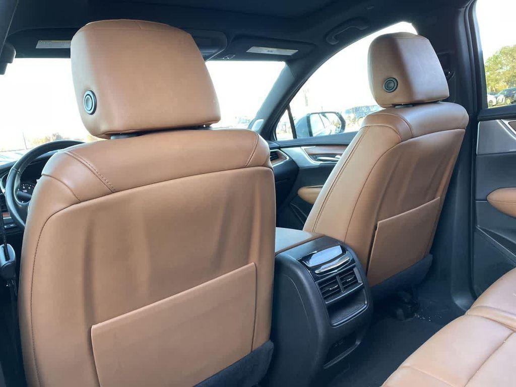 used 2023 Cadillac XT5 car, priced at $30,587