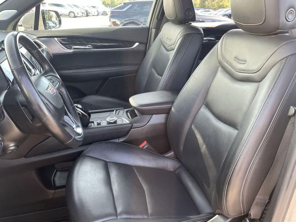 used 2023 Cadillac XT6 car, priced at $34,447