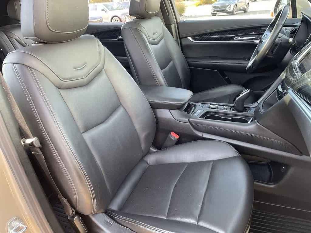 used 2023 Cadillac XT6 car, priced at $34,447
