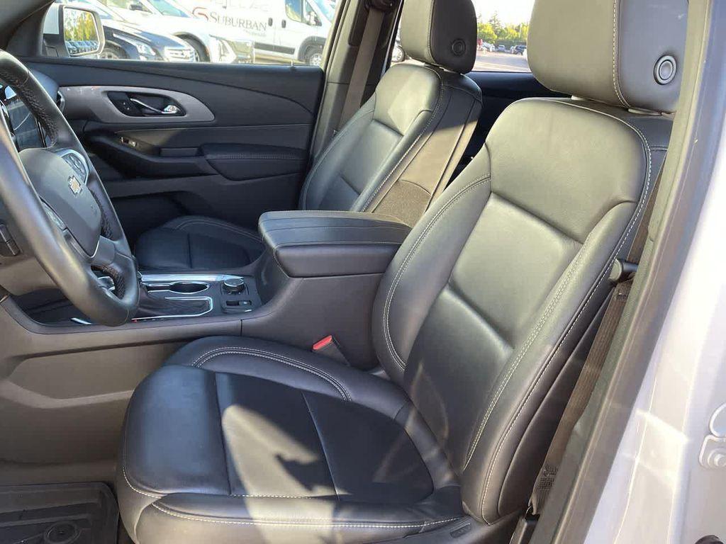 used 2023 Chevrolet Traverse car, priced at $31,487