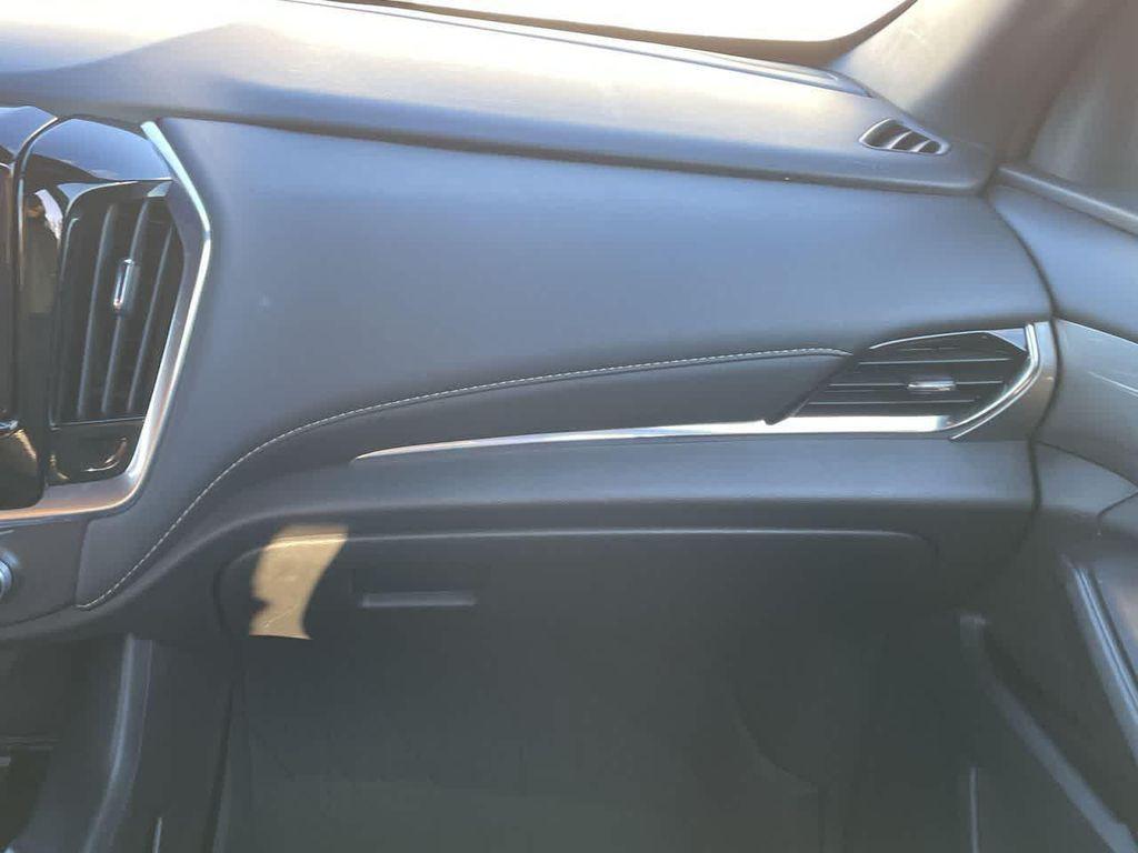 used 2023 Chevrolet Traverse car, priced at $31,487