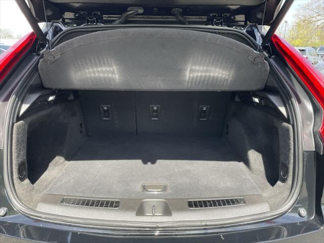 used 2022 Cadillac XT4 car, priced at $27,287