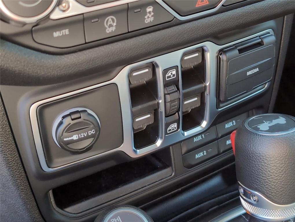 new 2025 Jeep Wrangler car, priced at $39,829