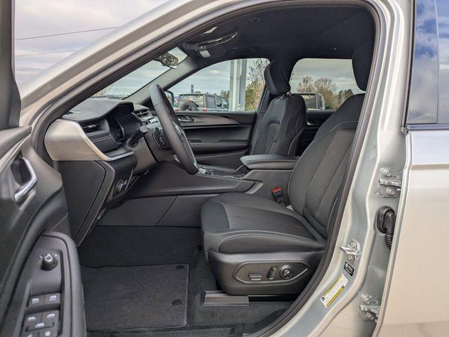 new 2025 Jeep Grand Cherokee L car, priced at $41,215