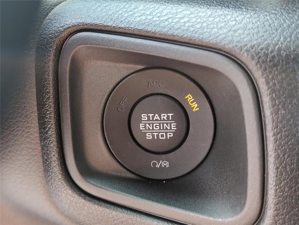 new 2025 Jeep Gladiator car, priced at $40,926