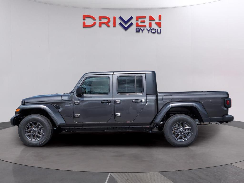 new 2025 Jeep Gladiator car, priced at $40,926