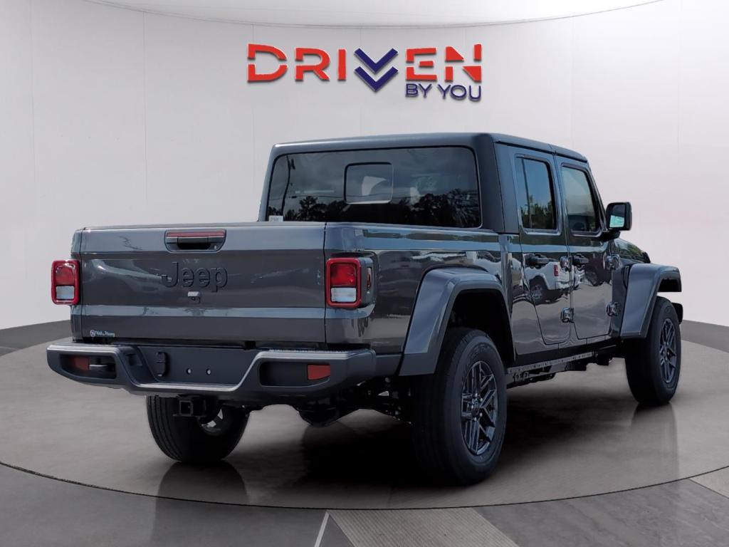 new 2025 Jeep Gladiator car, priced at $40,926
