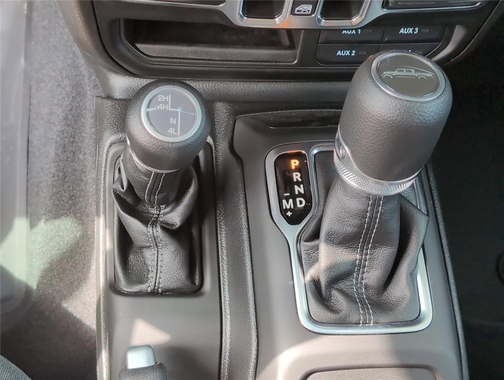 new 2025 Jeep Gladiator car, priced at $40,926