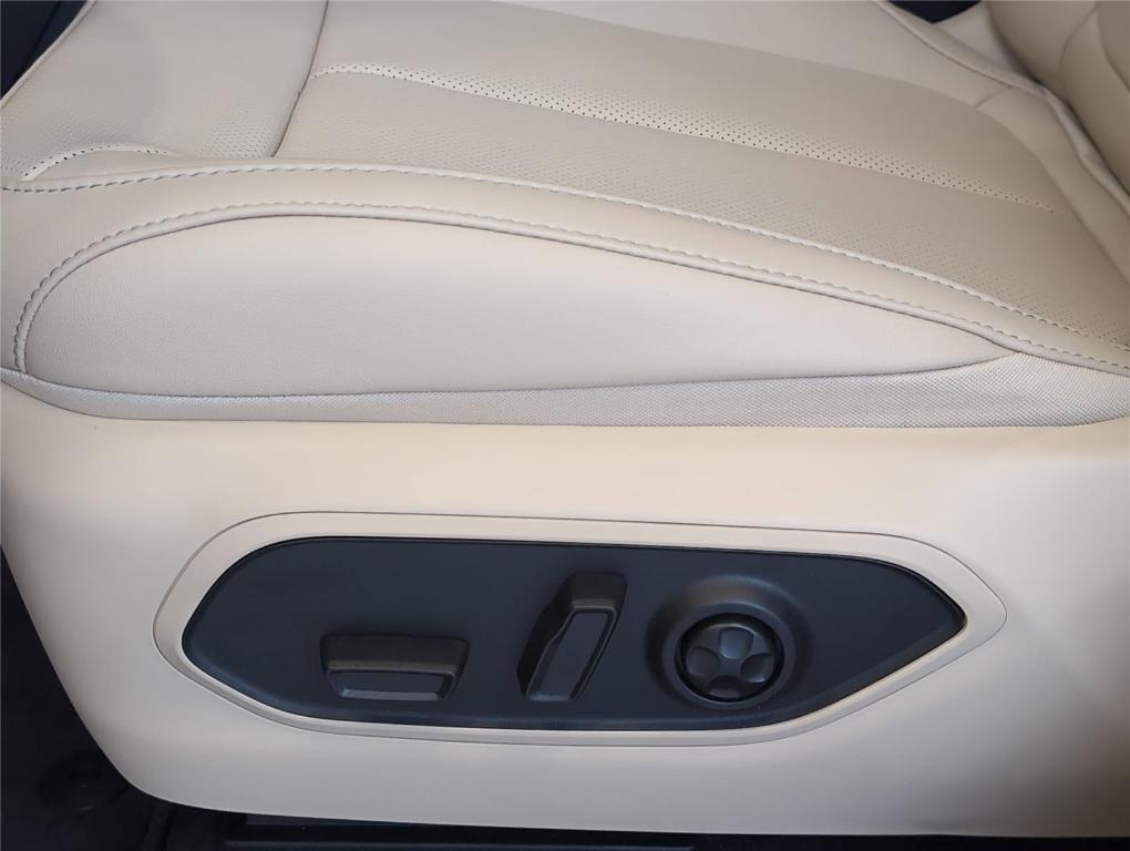 new 2025 Jeep Grand Cherokee L car, priced at $50,343