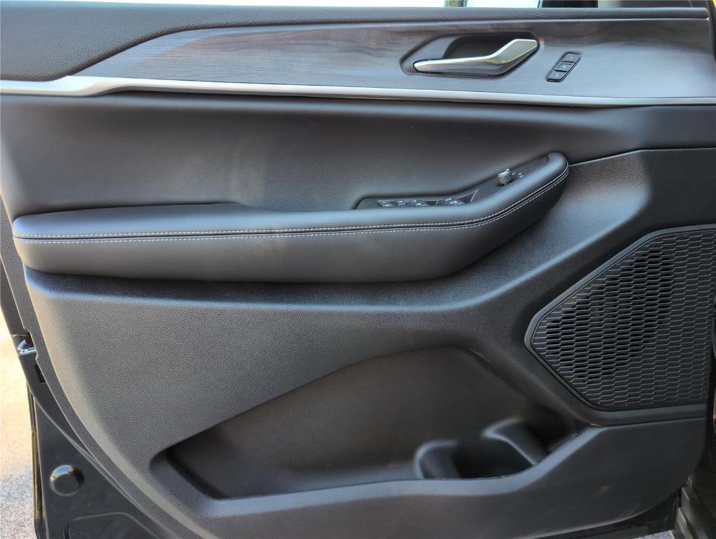 new 2025 Jeep Grand Cherokee L car, priced at $49,448