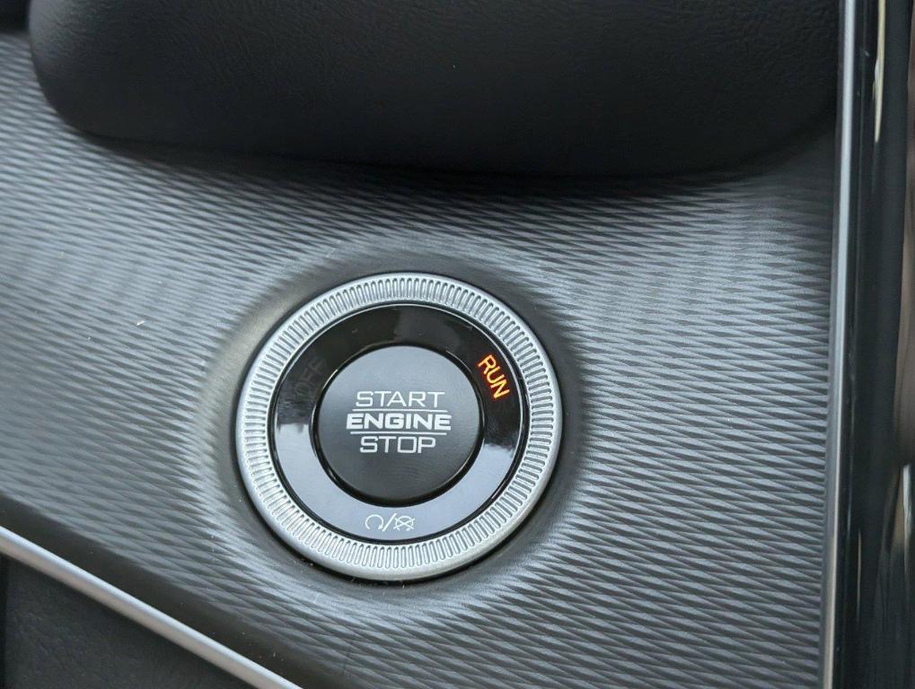 new 2025 Jeep Grand Cherokee L car, priced at $43,423