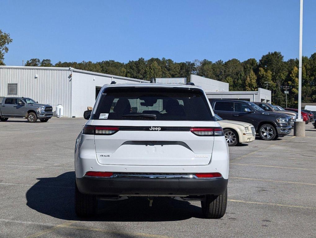 new 2025 Jeep Grand Cherokee L car, priced at $39,423