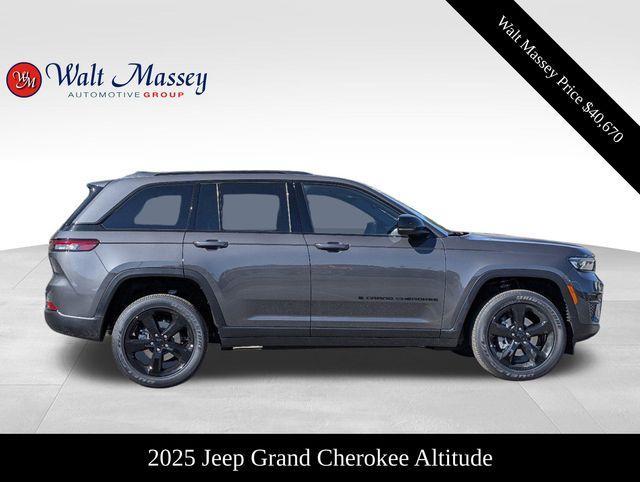 new 2025 Jeep Grand Cherokee car, priced at $45,170