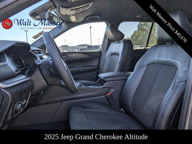 new 2025 Jeep Grand Cherokee car, priced at $45,170