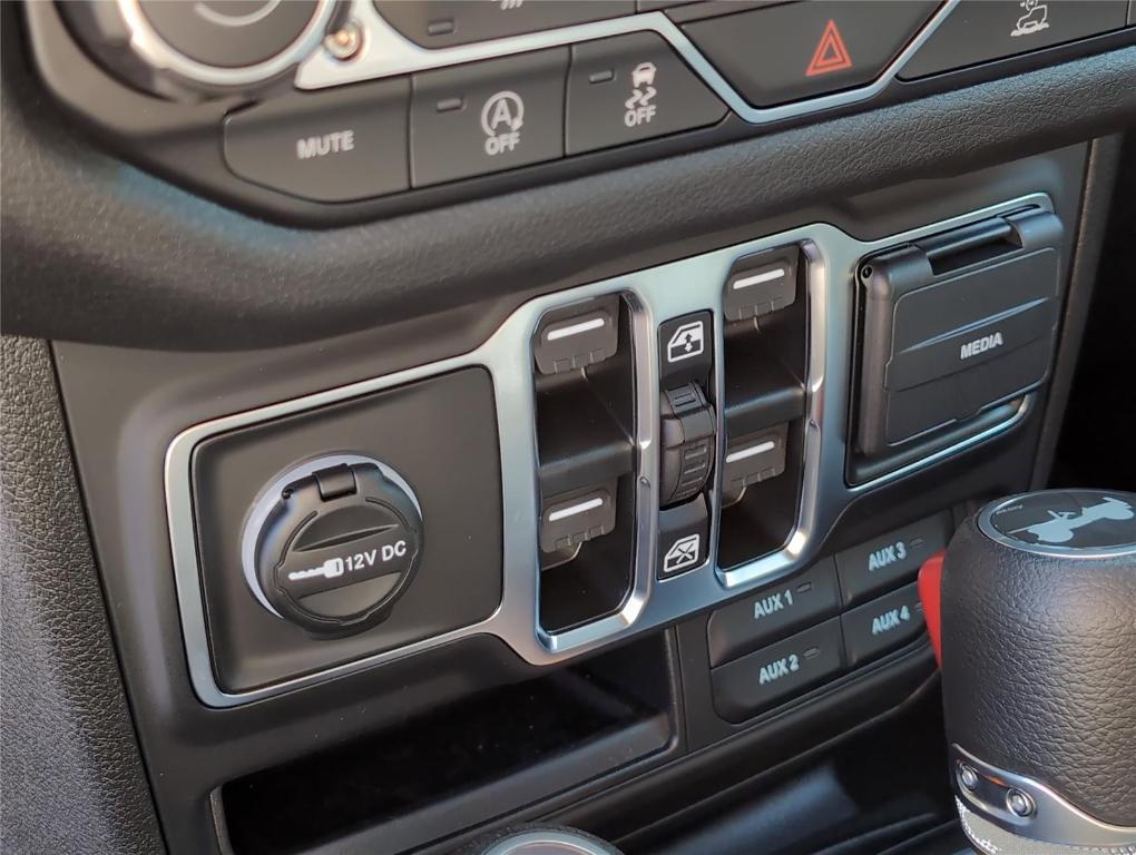 new 2025 Jeep Wrangler car, priced at $38,347