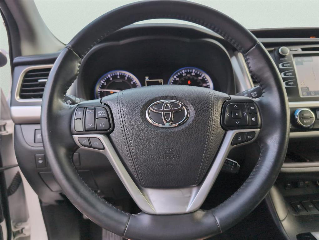 used 2019 Toyota Highlander car, priced at $23,799
