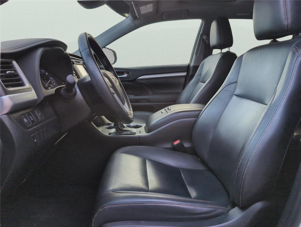 used 2019 Toyota Highlander car, priced at $23,799