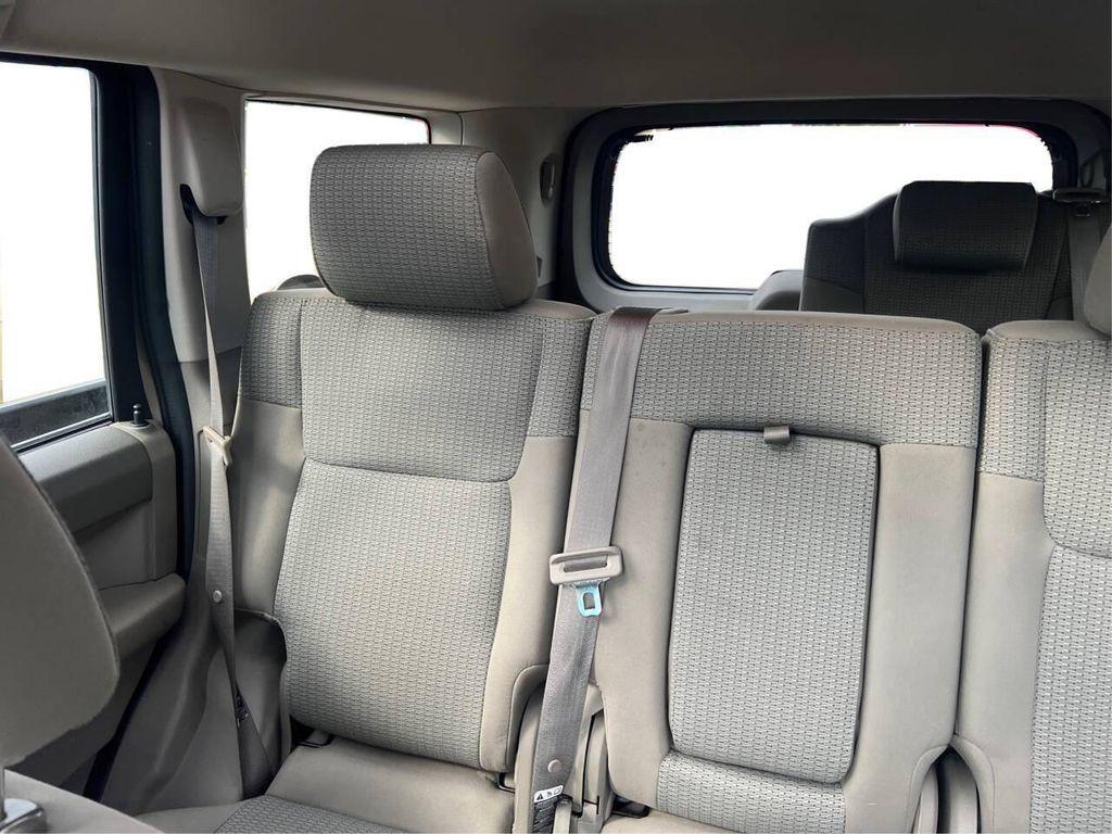 used 2006 Jeep Commander car, priced at $5,990