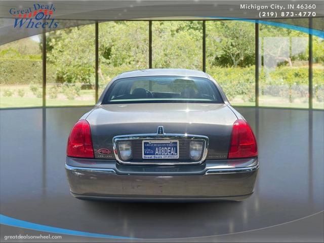 used 2003 Lincoln Town Car car, priced at $6,490