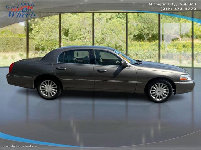 used 2003 Lincoln Town Car car, priced at $6,490